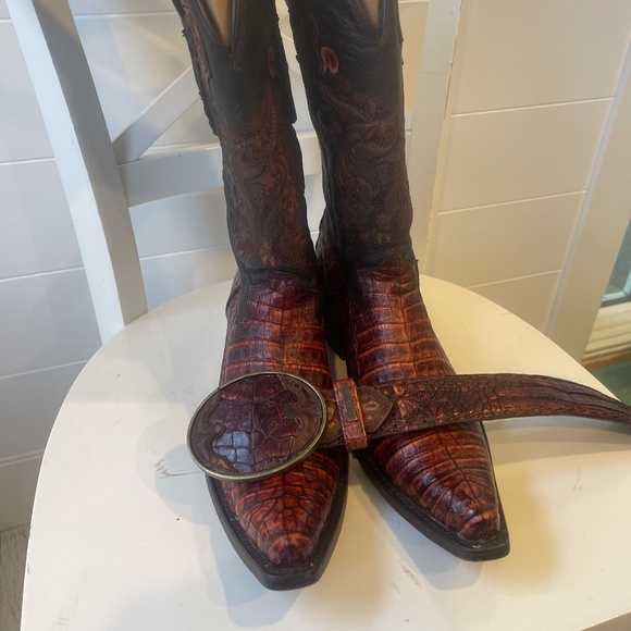 Cuadra caiman cowboy boots with matching belt